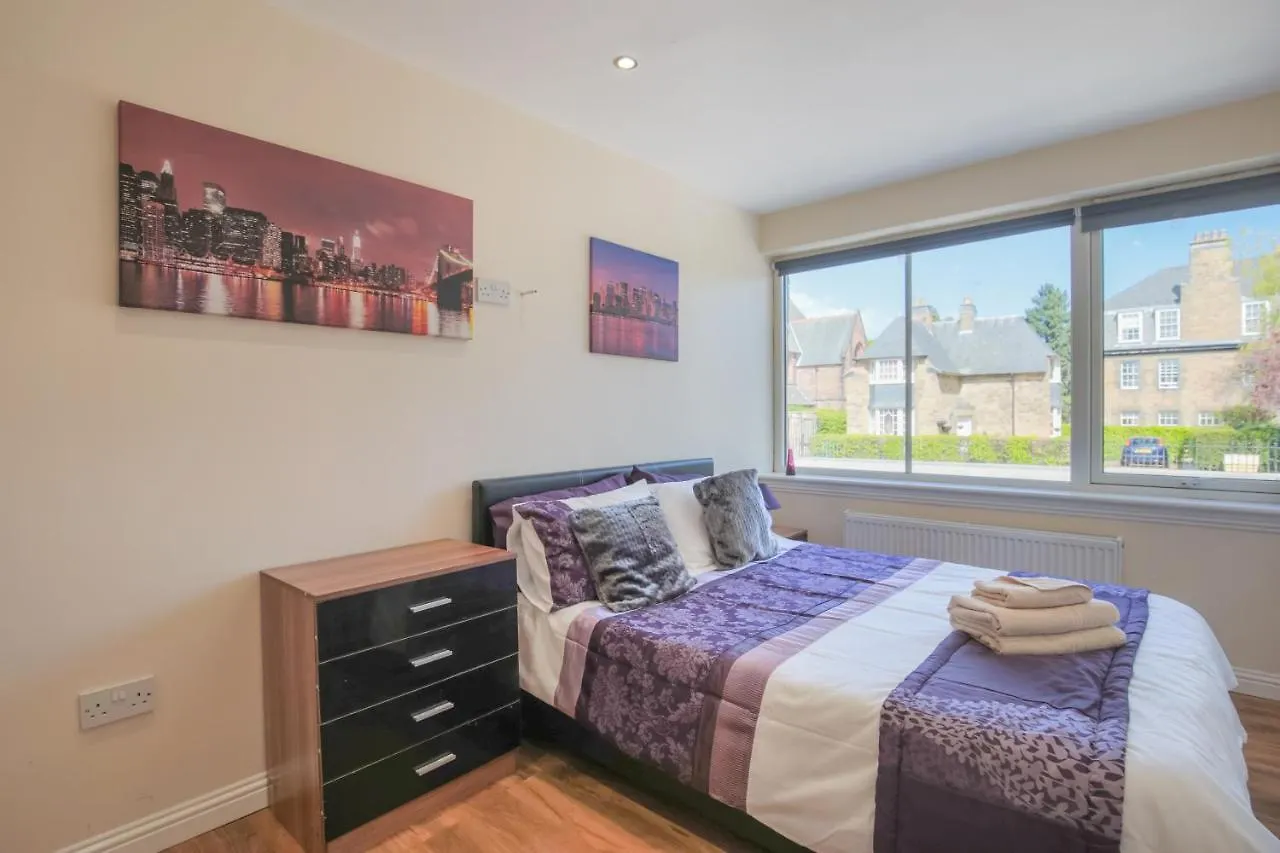 Stylish Modern Newly Built Apartment 15 Min From City Centre Edinburgh