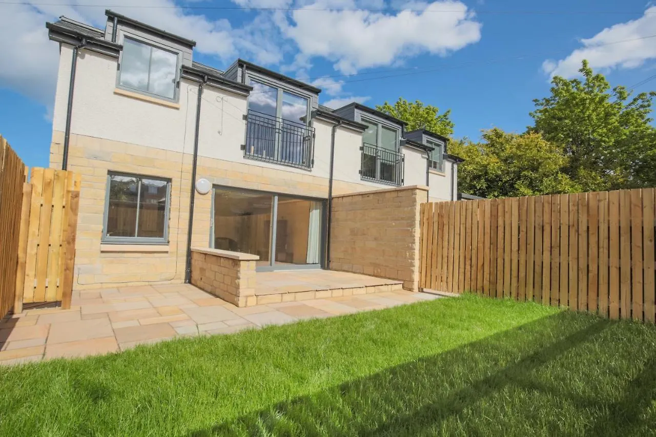 Stylish Modern Newly Built Apartment 15 Min From City Centre Edinburgh
