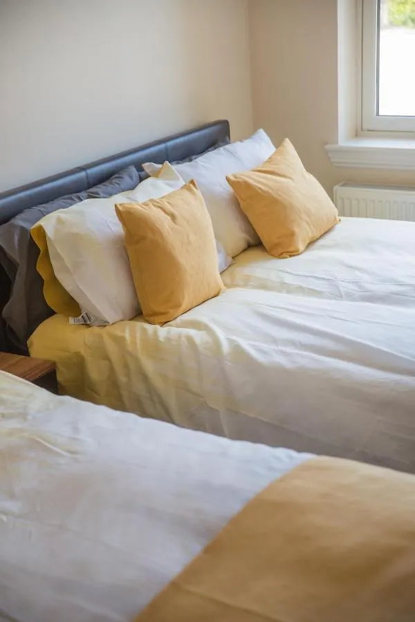 Stylish Modern Newly Built Apartment 15 Min From City Centre Edinburgh 0*,  Birleşik Krallık